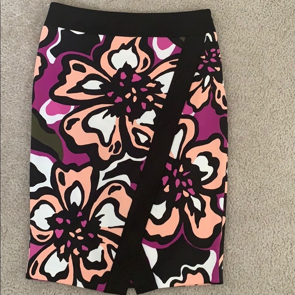 Worthington Dresses & Skirts - Worthington floral skirt size 10p stretchy